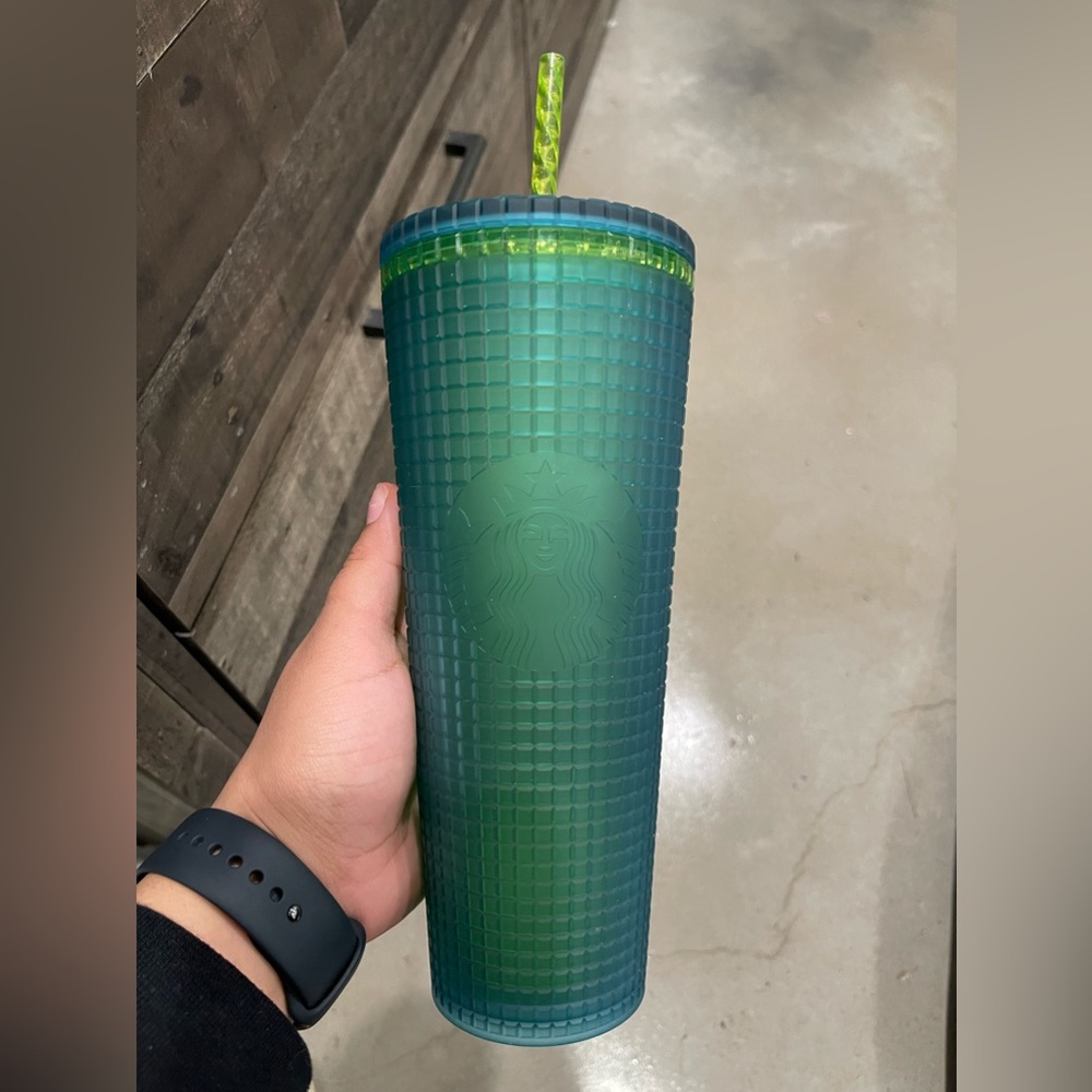 Venti Starbucks cup